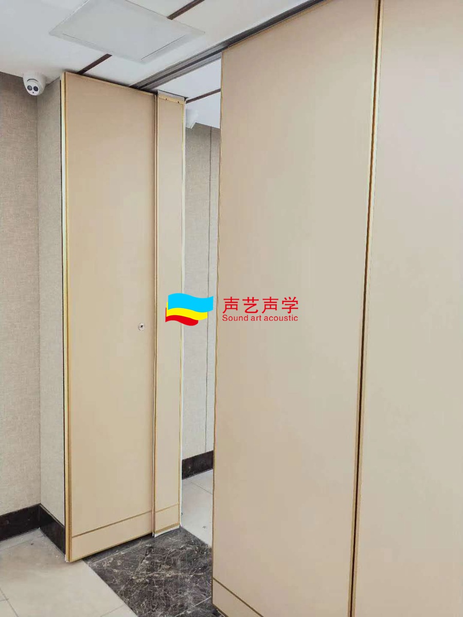 維也納國際大酒店活動隔斷應(yīng)用案例